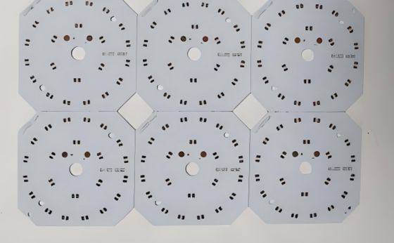 ভালো দাম 1 Layer LED PCB Board With Aluminium Base Board 1OZ And White Soldermask অনলাইন